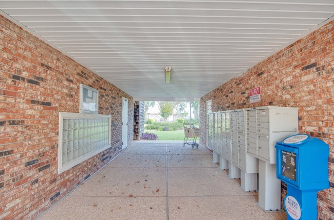 Building Photo - Bayfront 2BR/2BA Condo at Bayview Terrace ...