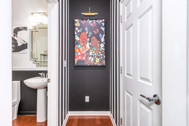 Building Photo - 2345 Limehurst Dr