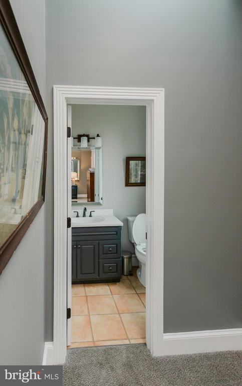 Building Photo - 15841 York Rd