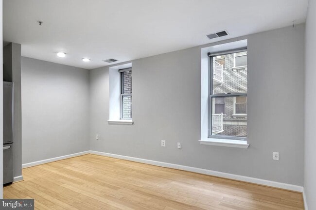 Building Photo - 1308 Clifton St NW