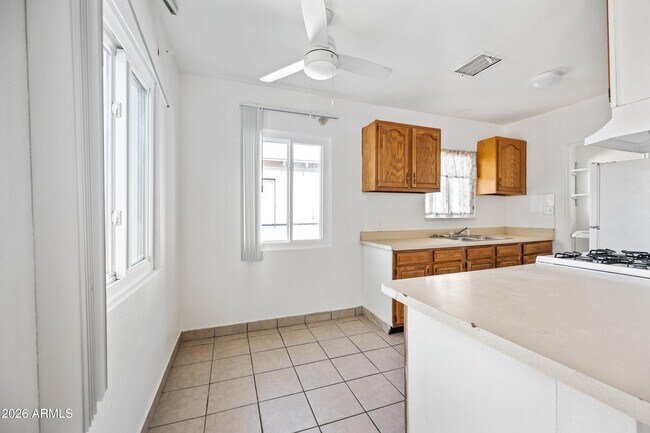 Building Photo - 3903 N 12th St