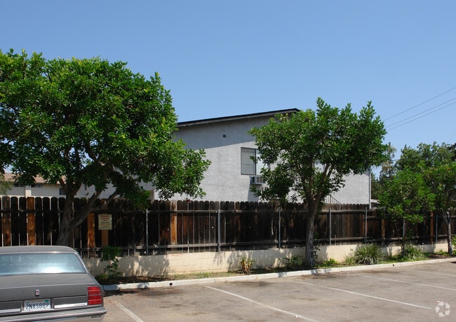 Building Photo - 12366 Parkside St