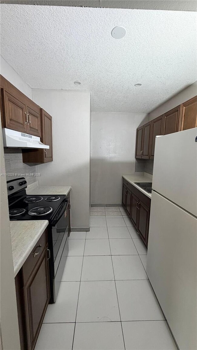 Building Photo - 581 Kathy Ln