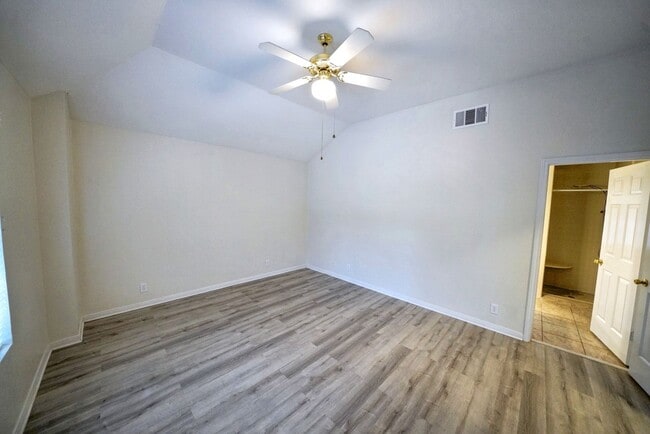 Building Photo - Beautiful Home in the desirable Shavano Ga...