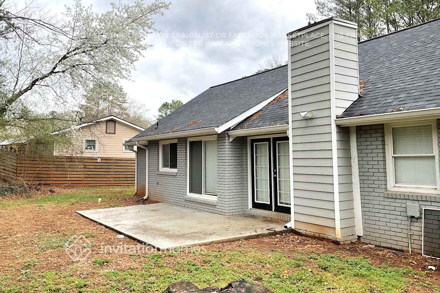 Building Photo - 3382 Saxony Way