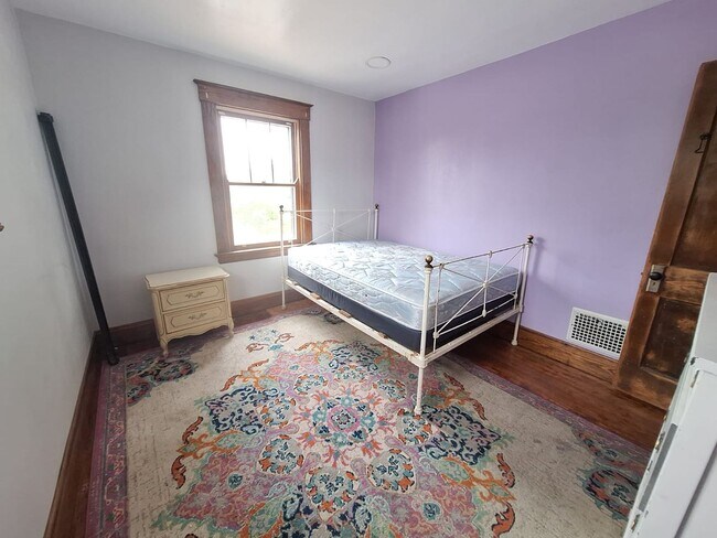 Building Photo - 109 Daniels St