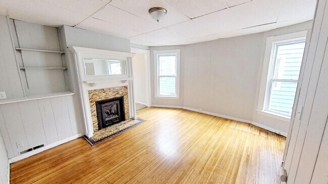 Building Photo - 439 Meigs St