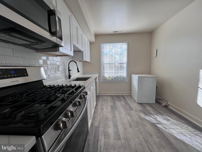 Building Photo - 782 Quince Orchard Blvd