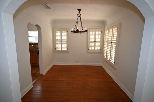 Building Photo - Beautiful 2 Bed 2 Bath Single Story House in Belmont Shore of Long Beach