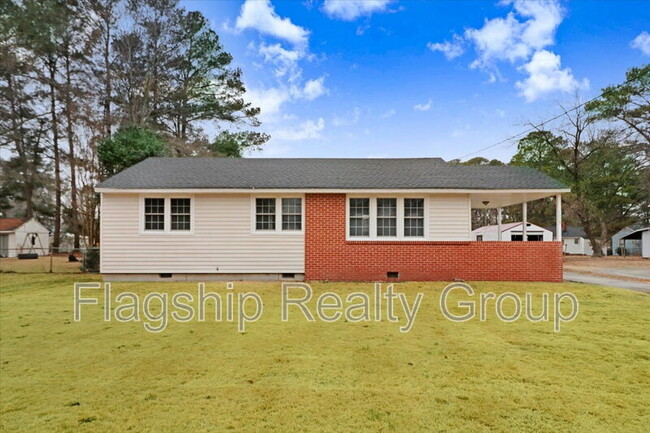 Building Photo - 1305 Robin St