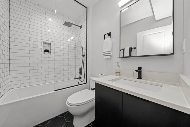 Building Photo - 4222 N Bernard St