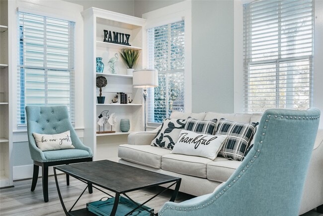 Building Photo - 1208 Avenue K