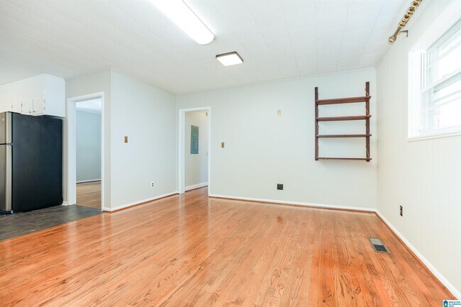 Building Photo - 501 21st Ave S