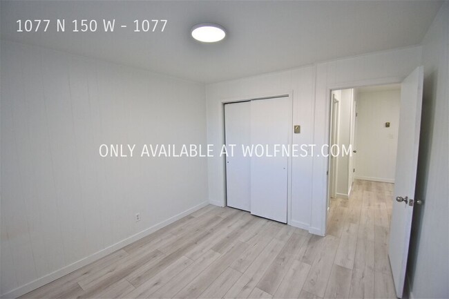 Building Photo - Beautiful 2 Bed Orem Unit! No Deposit Option!