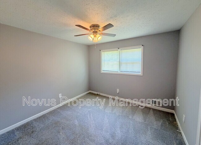 Building Photo - 125 S Meadowcliff Cir