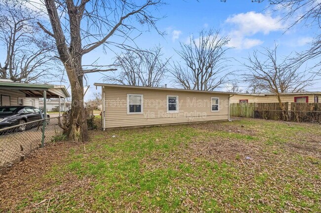 Building Photo - 133 St Thomas Ln