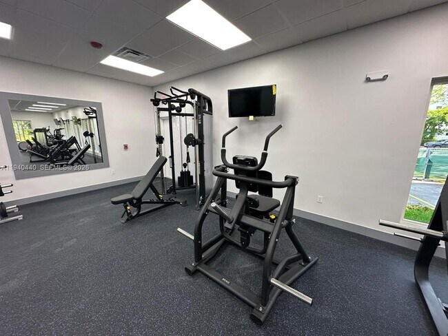 Building Photo - 16919 N Bay Rd