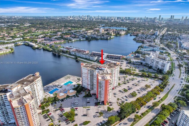 Building Photo - 1301 NE Miami Gardens Dr