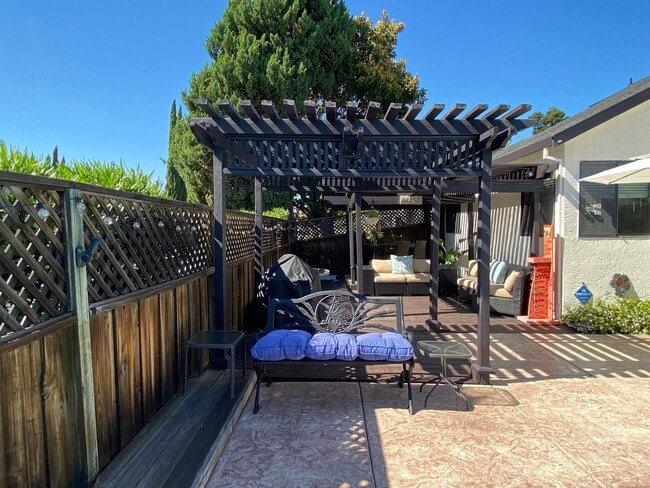 Building Photo - Stunning Home with Backyard Oasis with inground pool and spa