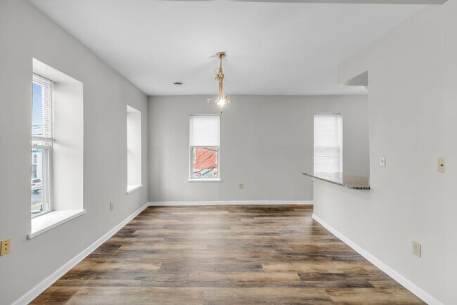 Building Photo - 147 N 10th St