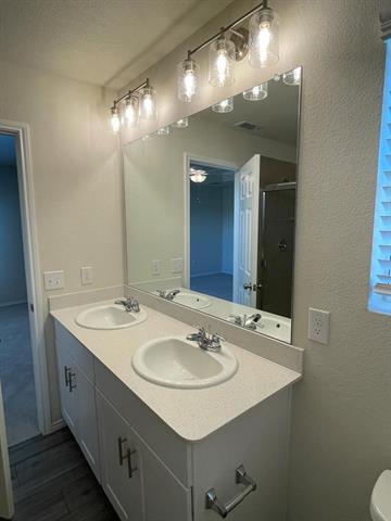 Building Photo - 366 Lake Erie Dr