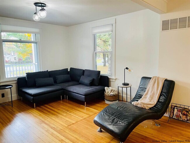 Building Photo - 298 Lucas Ave