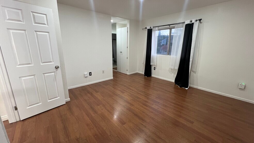 Master Badroom - 38238 La Loma Ave