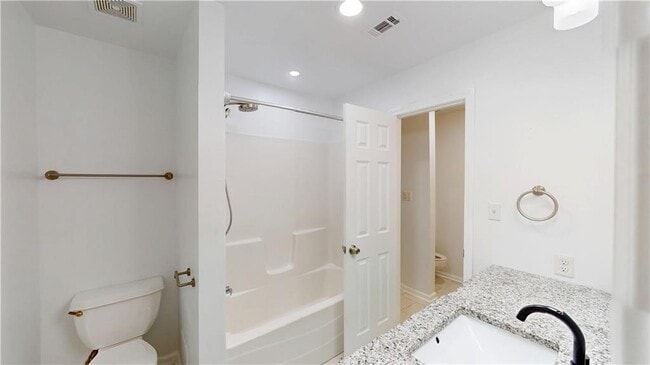 Building Photo - 463 Magnolia Rd