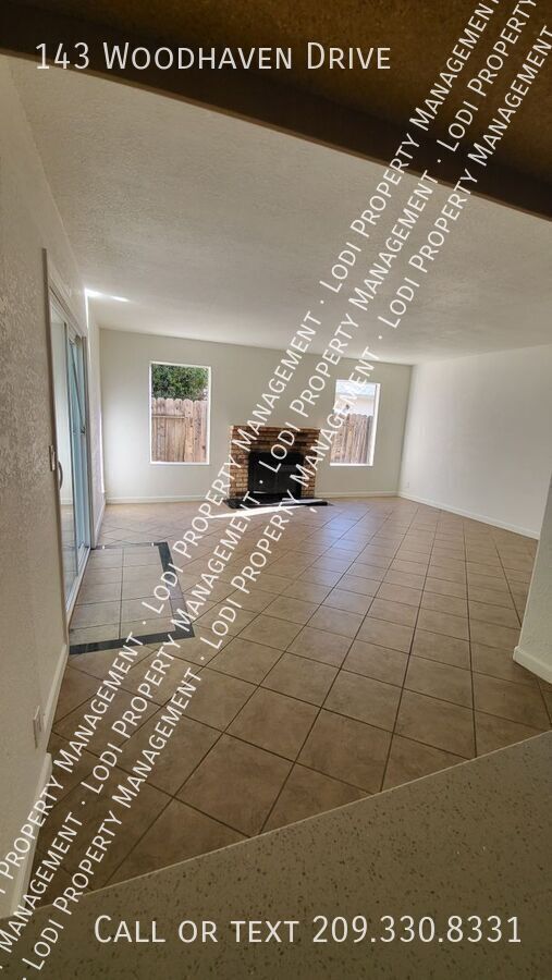 Building Photo - 143 Woodhaven Dr