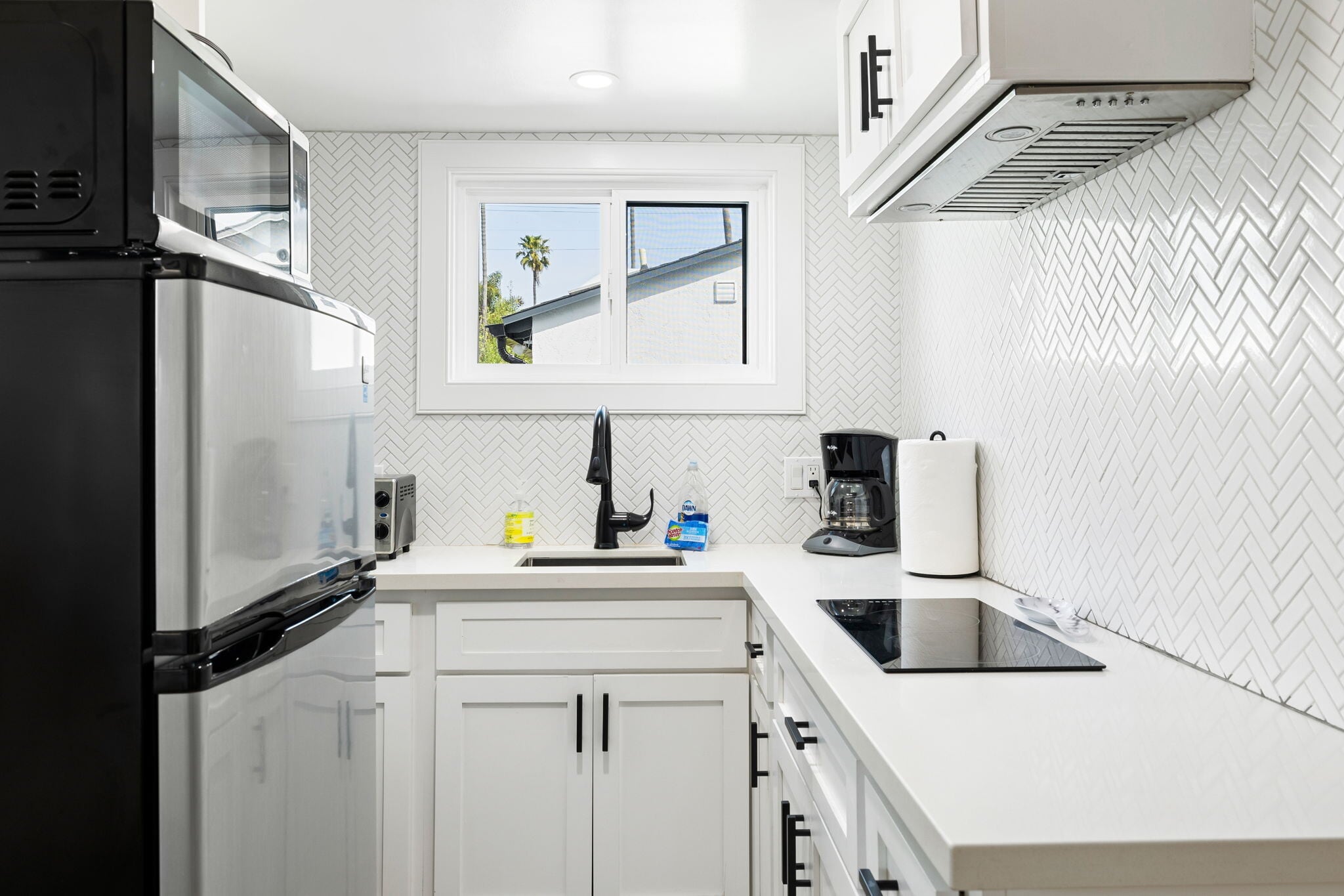 Building Photo - 614 Knob Hill Ave