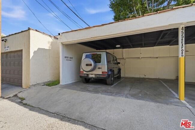 Building Photo - 455 Rexford Dr