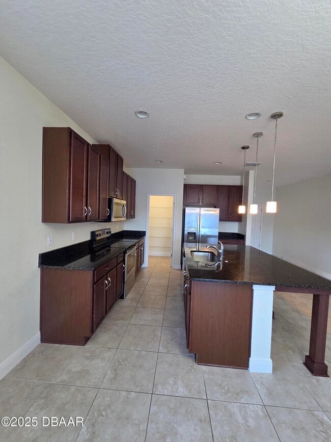 Building Photo - 5435 Estero Loop