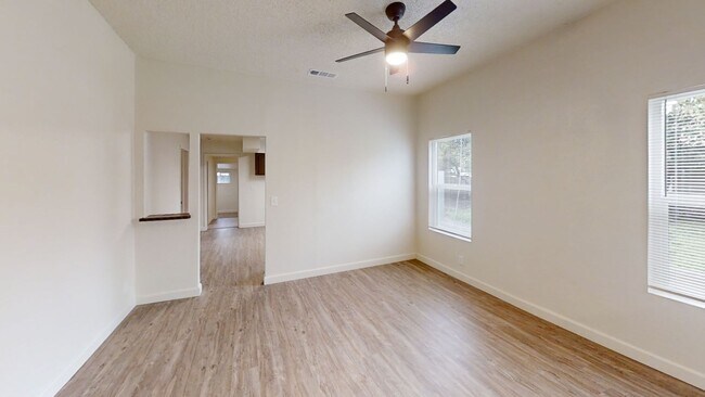 Building Photo - Newly Remodeled 4-Bedroom Home in Del Rey, CA