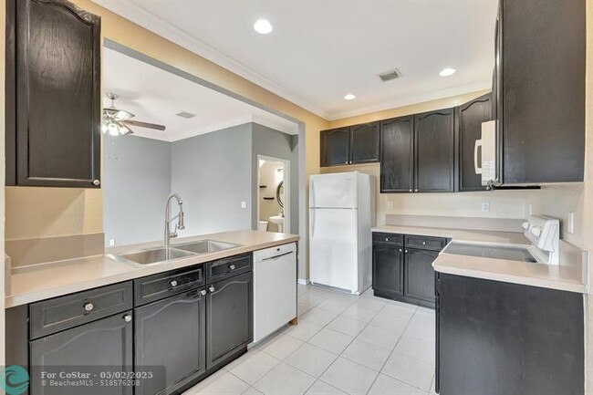 Building Photo - 3315 Merrick Ln