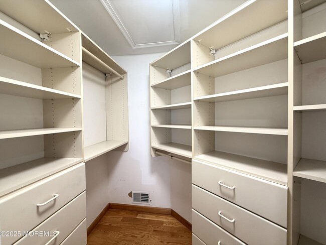 Building Photo - 28 Warbler Rd