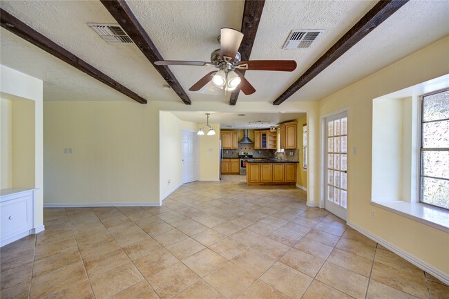 Building Photo - 6227 S Pinesap Dr