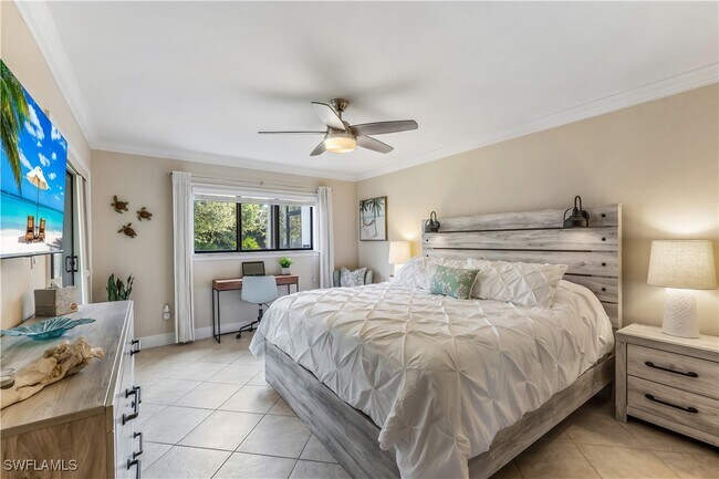 Building Photo - 910 Vanderbilt Beach Rd