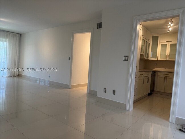 Building Photo - 6855 Edgewater Dr