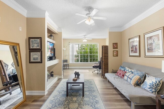 Building Photo - 13016 Plantation Park Cir