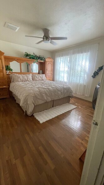 Building Photo - 5214 Golden Ave