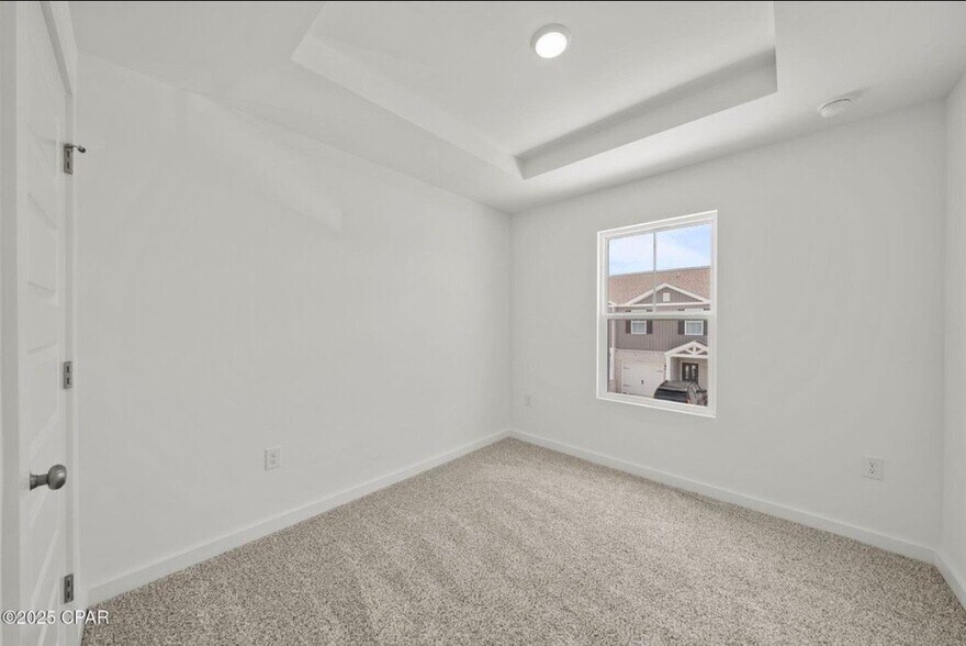 Building Photo - 5876 Tyndall Pl