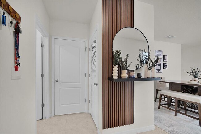 Building Photo - 1749 Southfork Dr