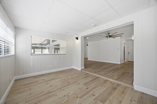 Building Photo - 401 Blueberry Ln