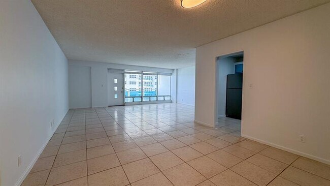 Building Photo - 3430 Galt Ocean Dr