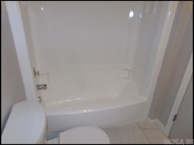 Building Photo - 8 Brookway Ln