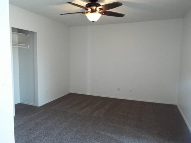 Building Photo - 1688 W Village Way