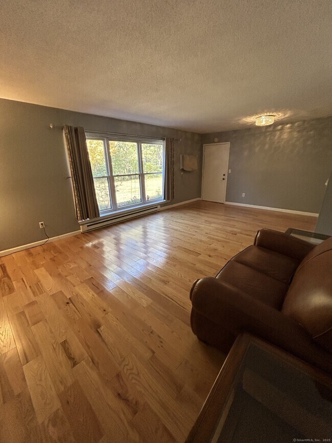 Building Photo - 87 Wellington Dr