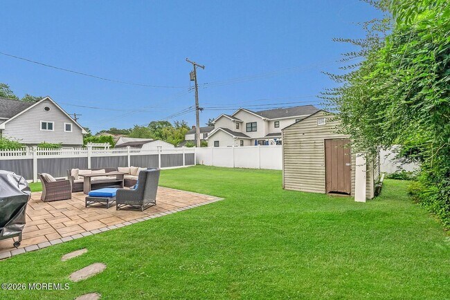 Building Photo - 240 Alpern Ave