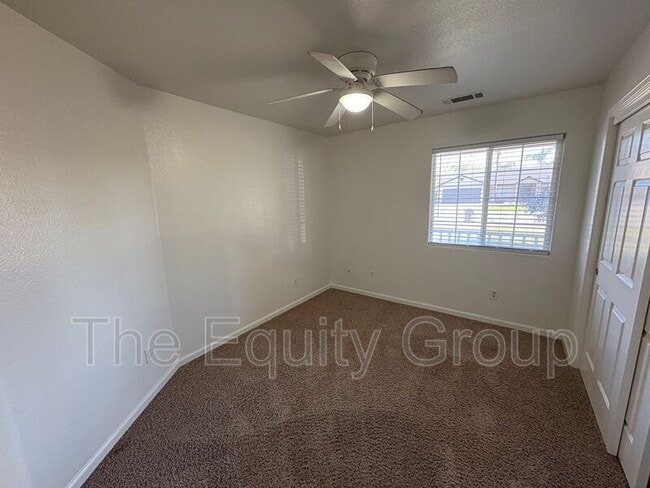 Building Photo - 905 S Laguna St