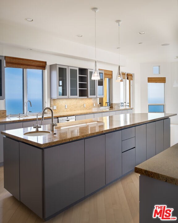 Building Photo - 3235 Rambla Pacifico St